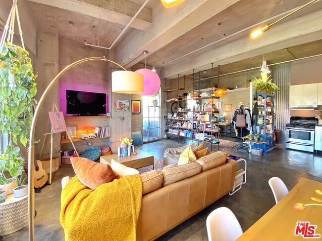 Building Photo - 1855 Industrial St