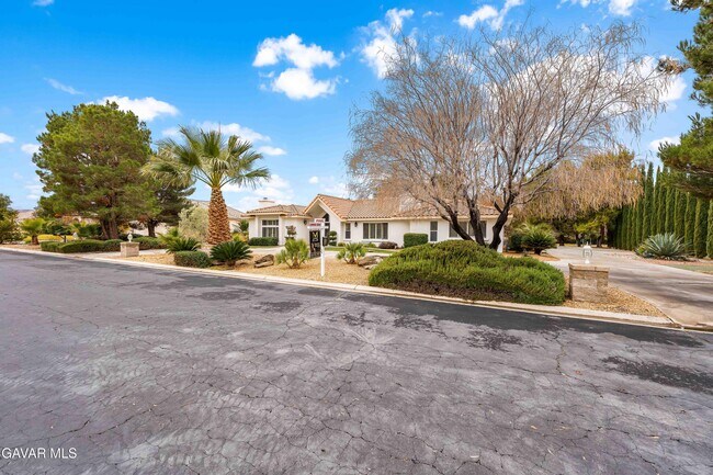 Building Photo - 41901 Cll Clarita