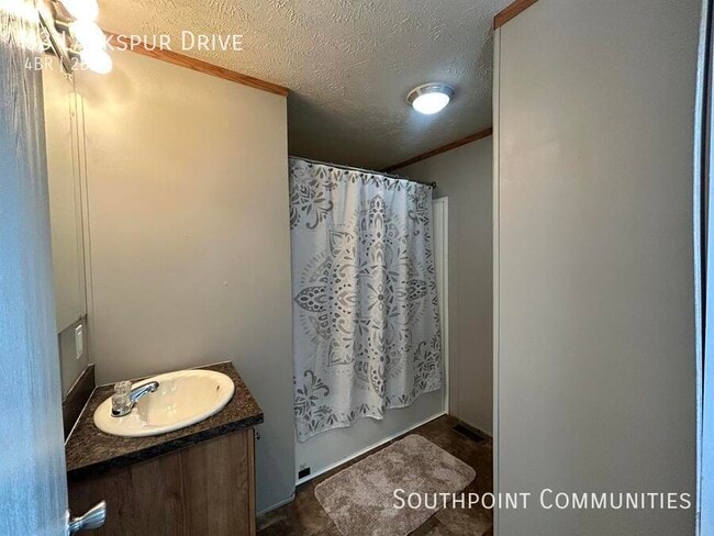 Building Photo - 63 Larkspur Dr