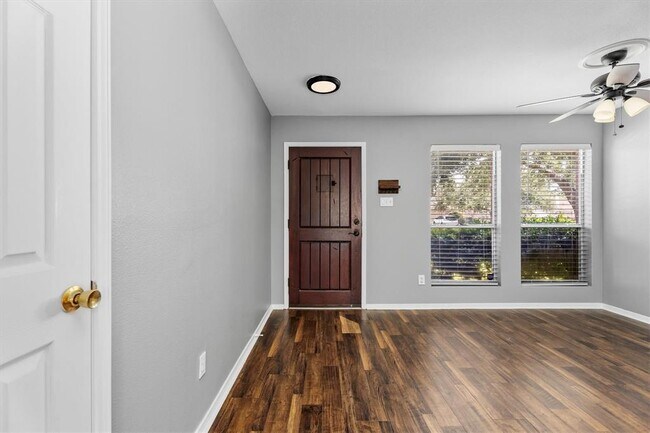 Building Photo - 7322 Foxbrook Dr
