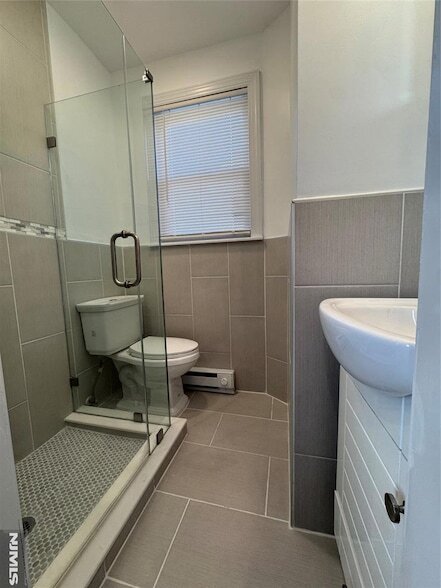 Building Photo - 14 River St