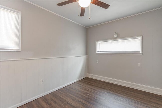 Building Photo - 718 Highland Pkwy