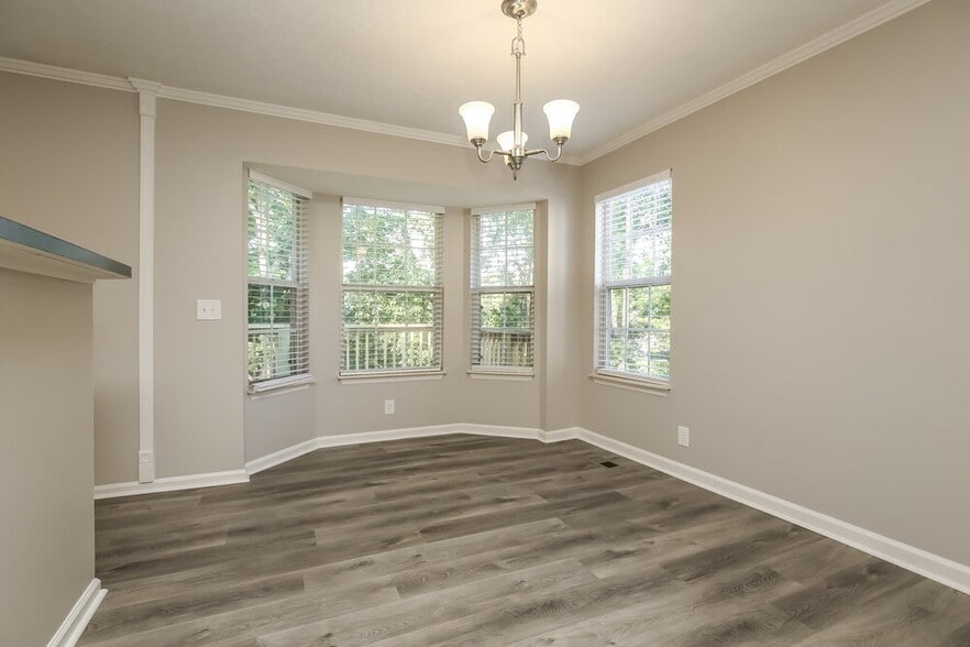 Building Photo - 5356 Village Way