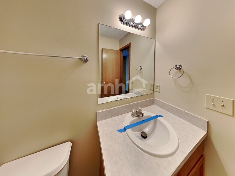 Building Photo - 5888 Gazelle Dr