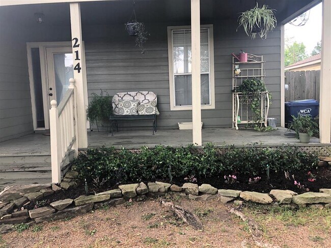 Building Photo - 214 Texas St