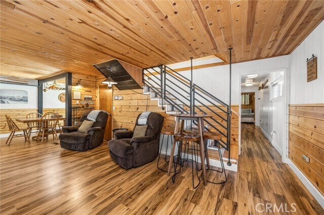 Building Photo - 547 Chipmunk Ln
