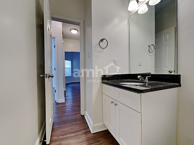 Building Photo - 8665 Eagle View Dr