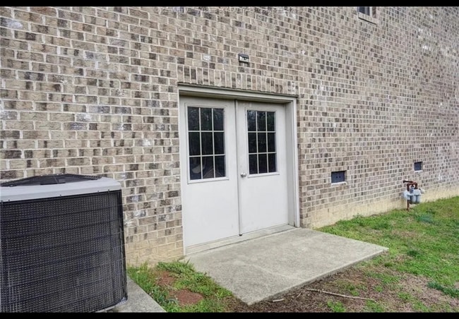 Building Photo - 152 Crestridge Dr