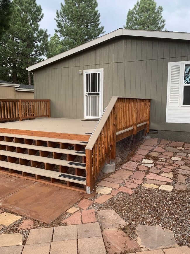 Building Photo - Beautiful Flagstaff Rental