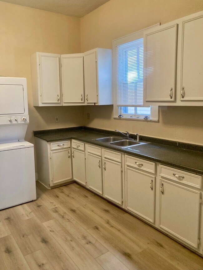 Building Photo - 3523 Avenue L