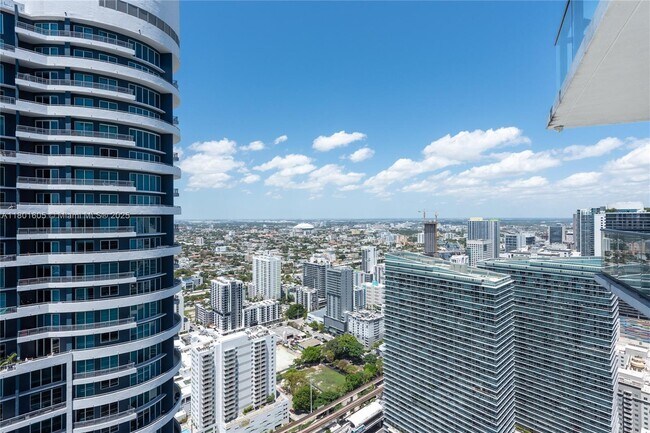 Building Photo - 1300 S Miami Ave