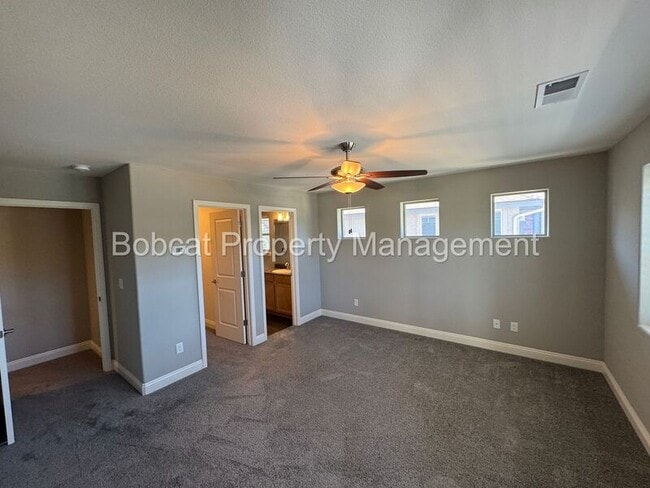 Building Photo - 1393 Handelin Rd