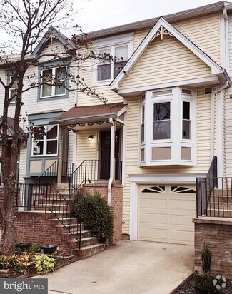 Building Photo - 2846 Schoolhouse Cir