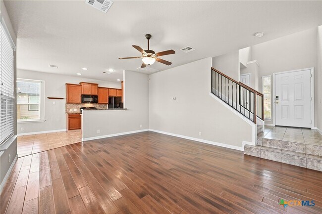 Building Photo - 110 Brazoria Trail