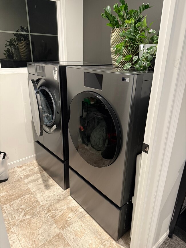 Building Photo - 7481 Autumn Joy Ave