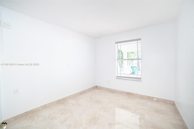 Building Photo - 12615 E Randall Park Dr