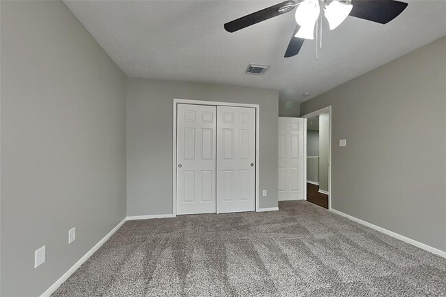 Building Photo - 8523 Discus Dr