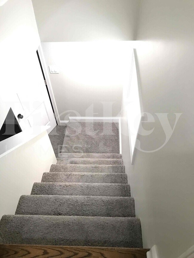 Building Photo - 2607 W 81st St