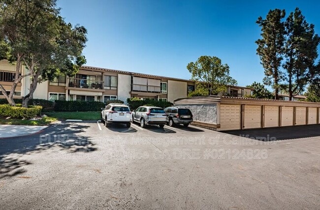 Building Photo - 12555 Oaks N Dr