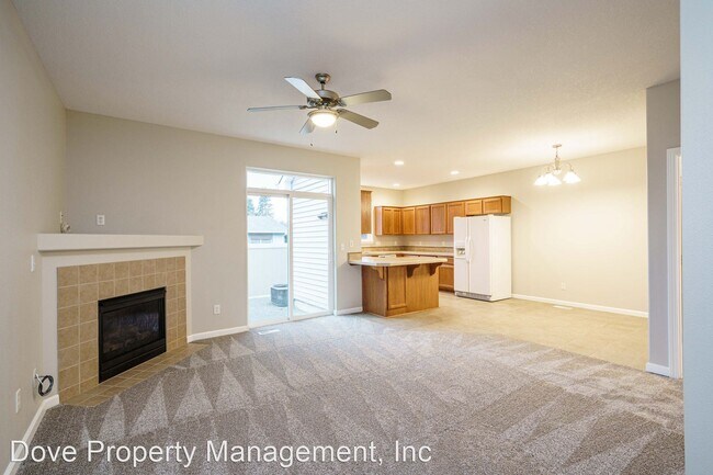 Building Photo - 3 br, 2.5 bath House - 12412 NE 70th Circle