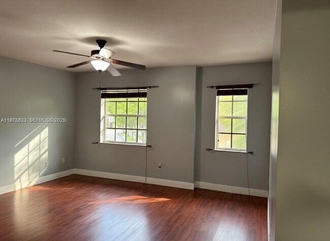 Building Photo - 4959 SW 135th Way