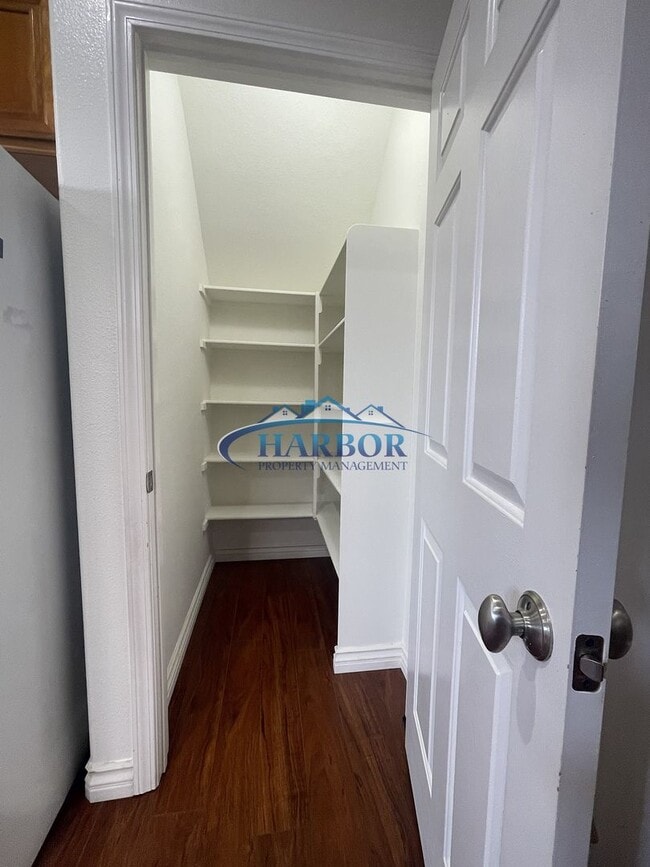 Building Photo - Holiday Move in Special! $1,000 OFF 1ST MONTHS RENT***  3 Bed, 2.5 Bath in Gated Parkside Terrace