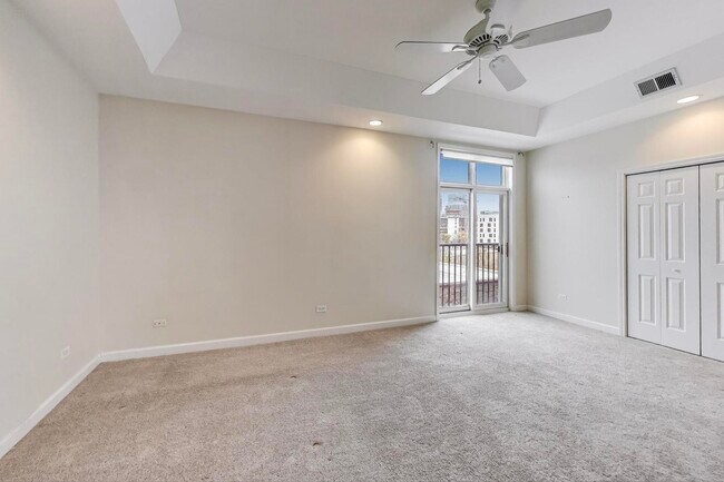 Building Photo - 816 W Hubbard St