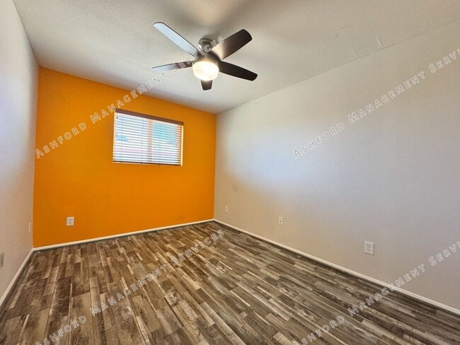 Building Photo - ***MOVE IN SPECIAL: REMODELED 4 BEDROOM HO...