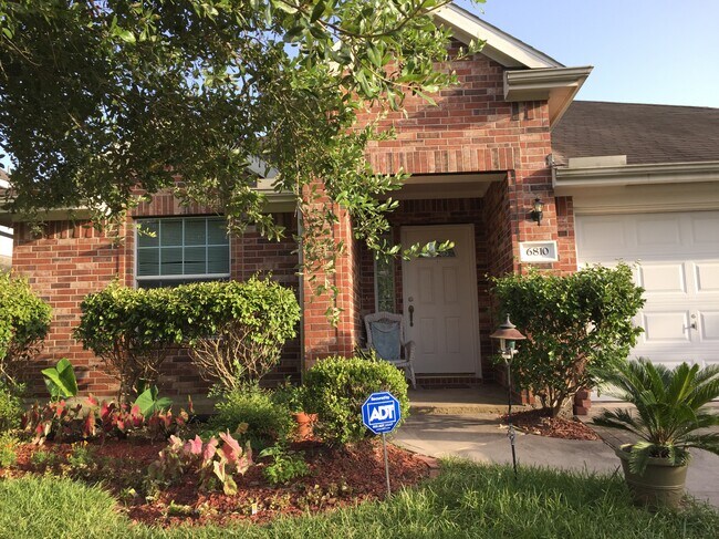 Building Photo - 6810 Atasca Creek Dr
