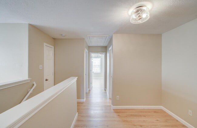 Building Photo - 17230 Oakwood Chase Dr