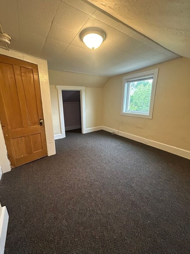 Building Photo - 79 Chase St