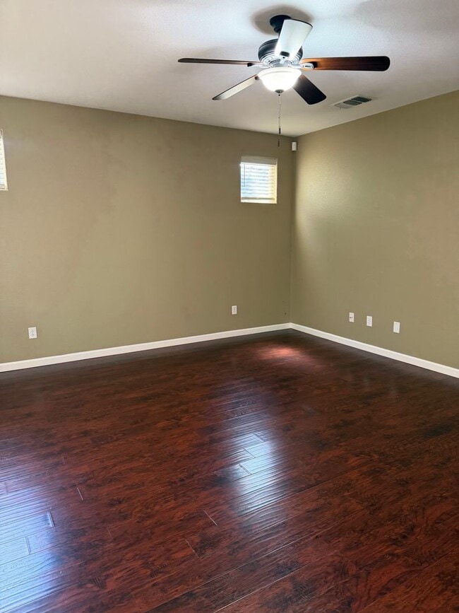 Building Photo - 4032 Vittoria Ln