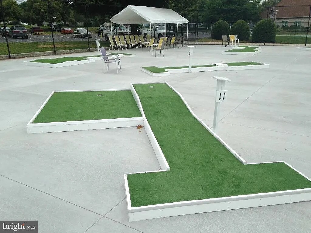 Putt Putt - 7026 Basswood Rd