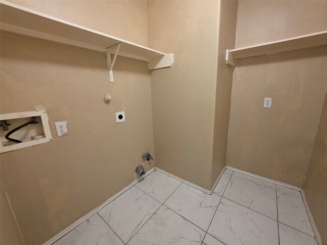 Building Photo - 2659 Daryns Landing Dr