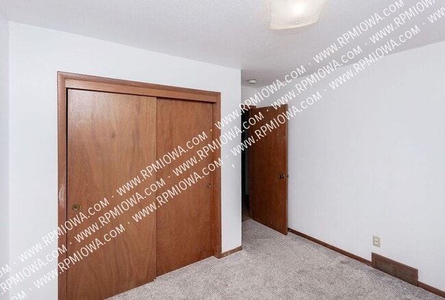 Building Photo - 217 Loomis Ave