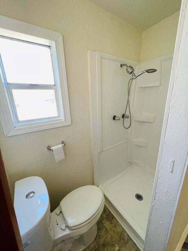 Building Photo - 316 6th St