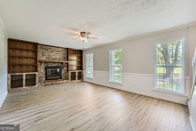 Building Photo - 493 Old Canton Rd