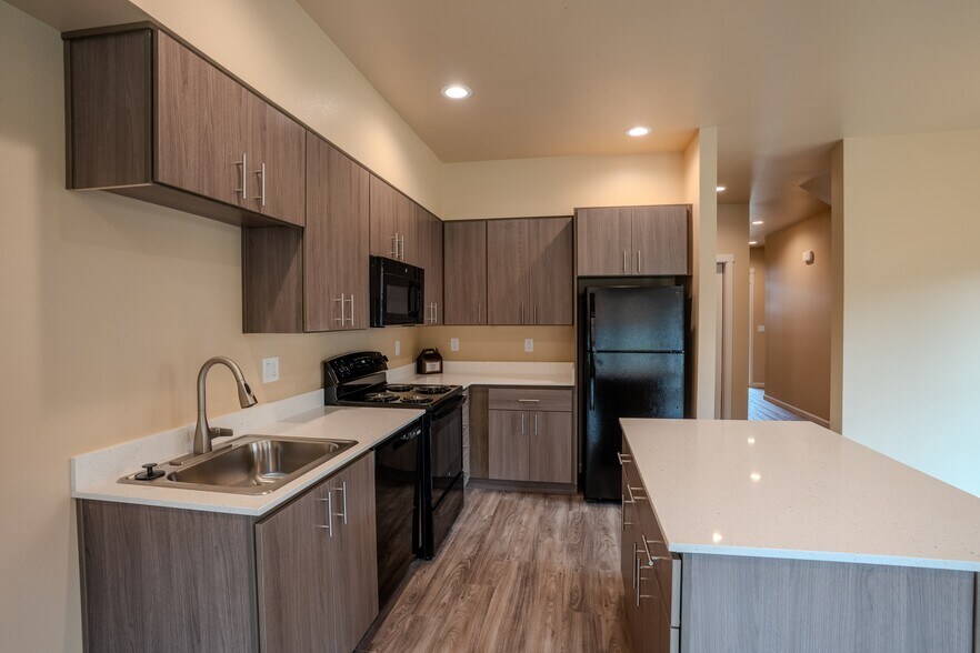 Building Photo - 5915 Joynak St S