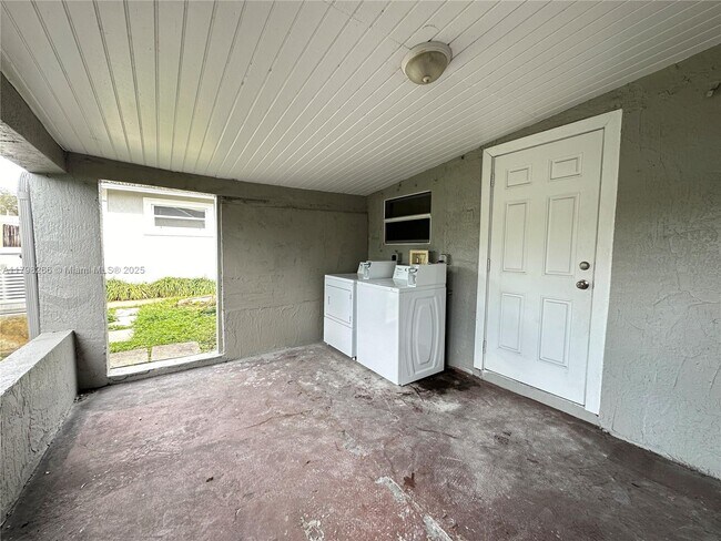 Building Photo - 2811 NW 88th St