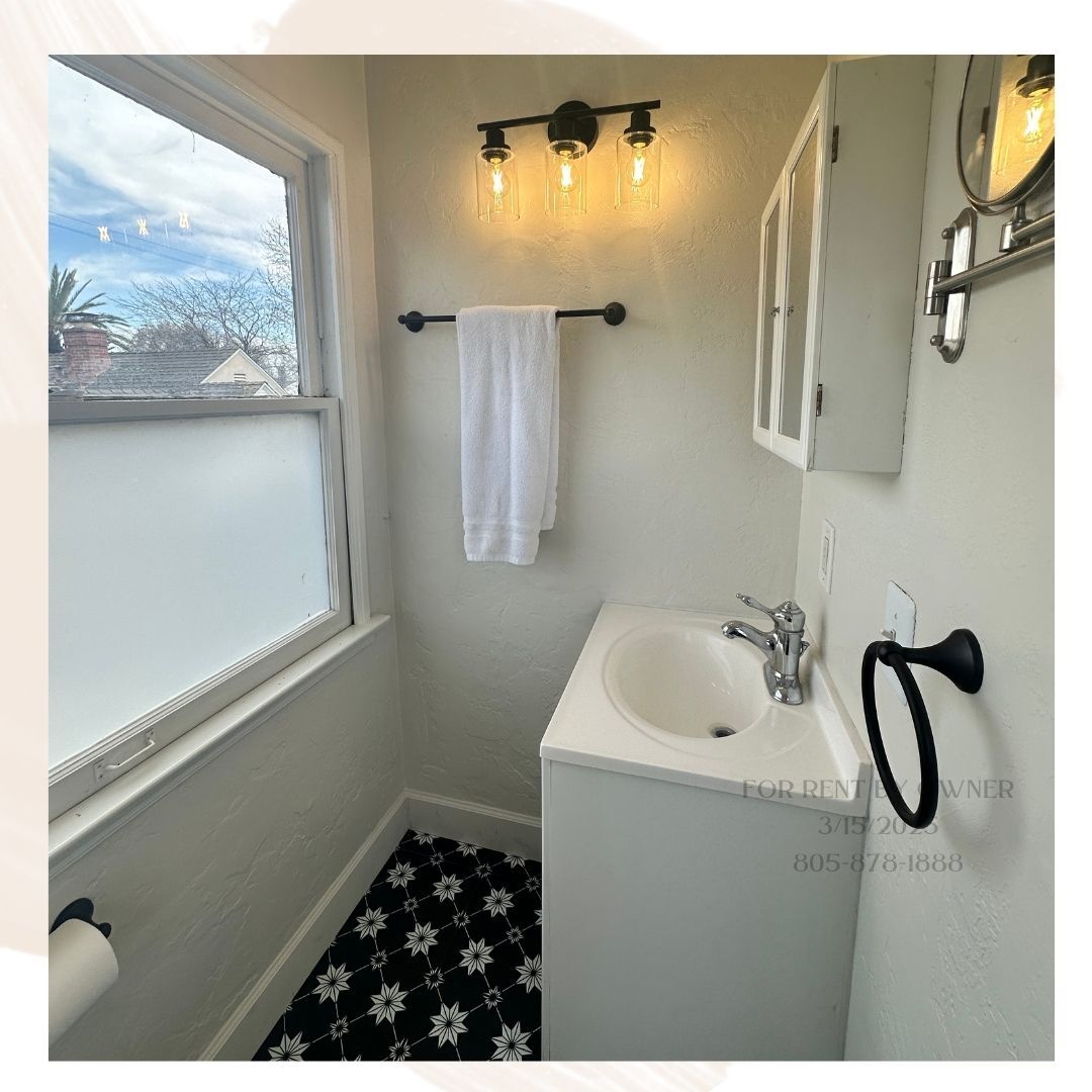 Building Photo - 201 E Morrison Ave