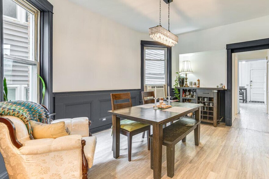 Building Photo - 3254 W Wabansia Ave