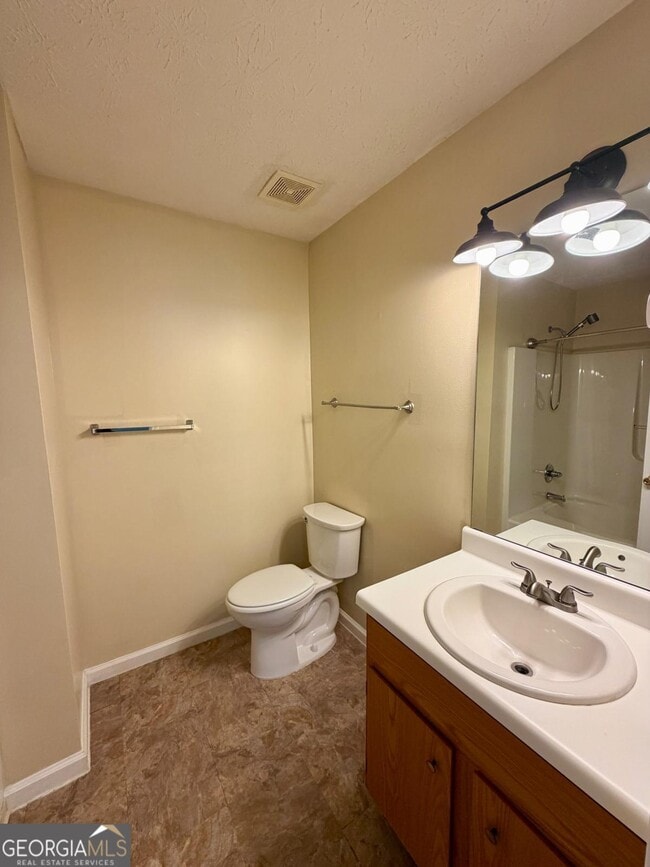 Building Photo - 2720 Sapphire St