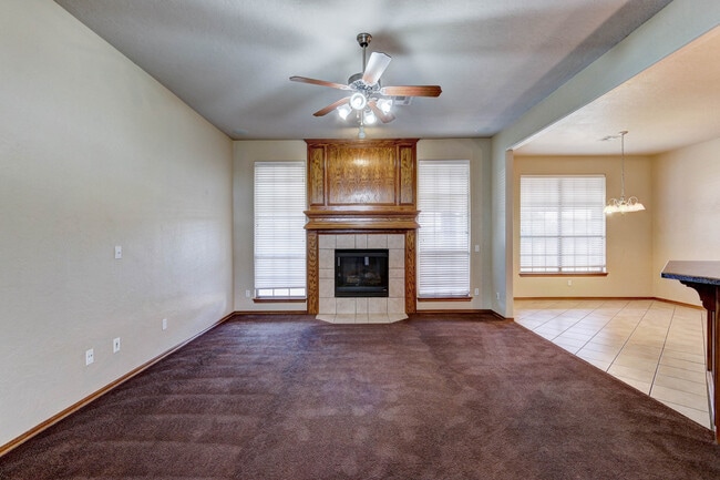 Building Photo - 500 Loyd Ln