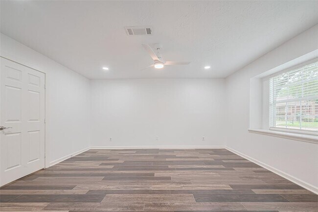 Building Photo - 5303 Lookout Mountain Dr