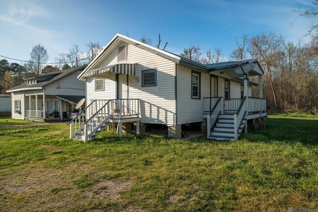 Building Photo - 30184 Smith Dr