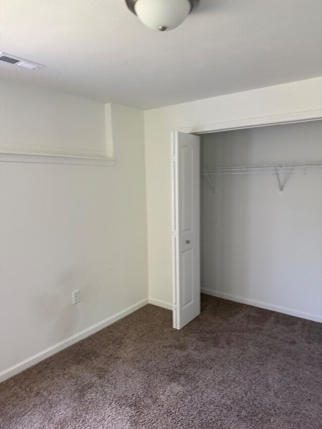 Building Photo - 204 Whispering Meadows Pkwy