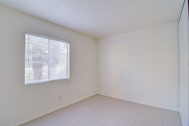 Building Photo - 3994 Visby Ln