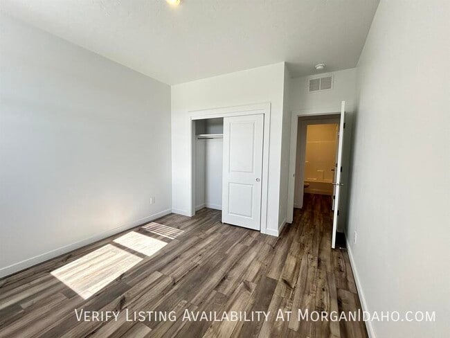 Building Photo - 8205 W Grey Alder Dr