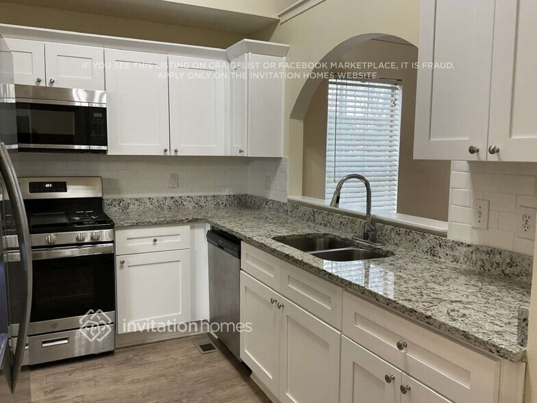 Building Photo - 7339 Essex Dr