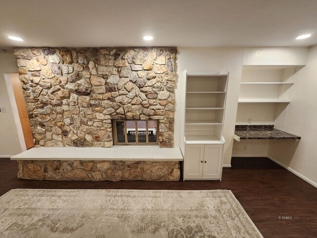 Building Photo - 830 W Stirrup Dr